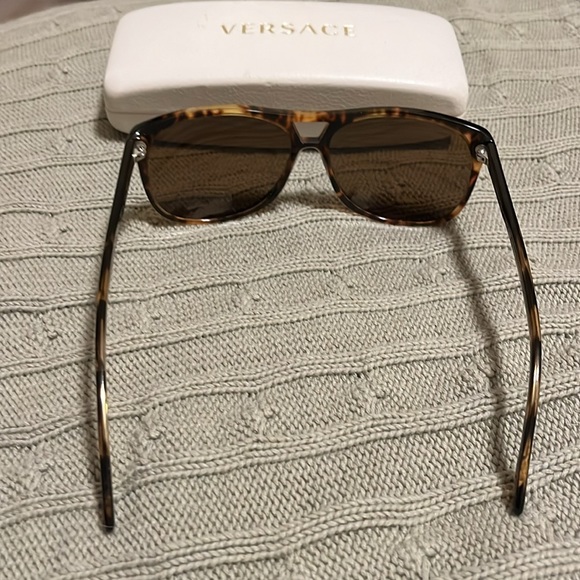 Versace Havana brown polarized sunglasses case & cleaning cloth. Minor scratches - Picture 7 of 9